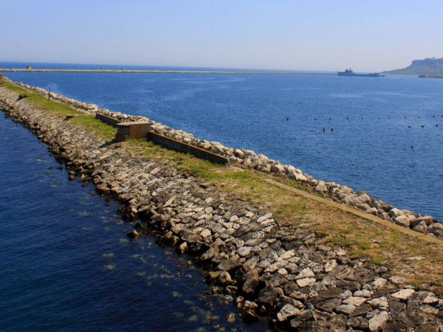 Portland: Annual Breakwater Cleaning