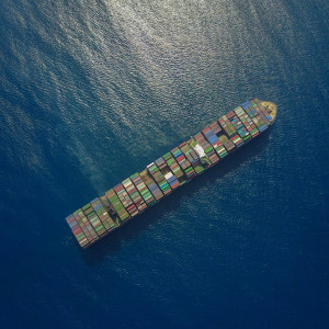 container-ship-2856899_1920_0
